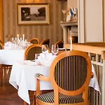 Arensburg Boutique &