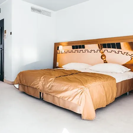 Arensburg Boutique &