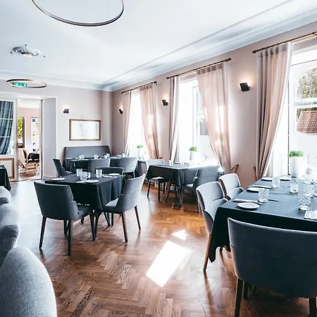 Ξενοδοχείο Arensburg Boutique & 4*