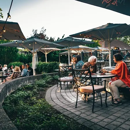 Arensburg Boutique & Κουρεσάαρε