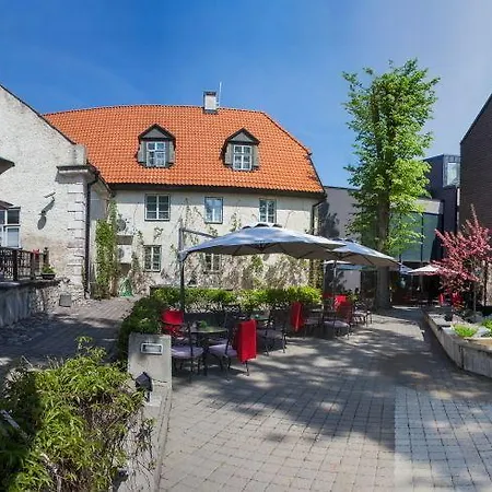 Arensburg Boutique &