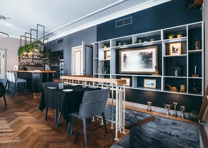 Arensburg Boutique & 4* Κουρεσάαρε