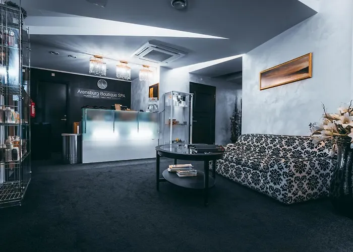 Arensburg Boutique & 4* Κουρεσάαρε