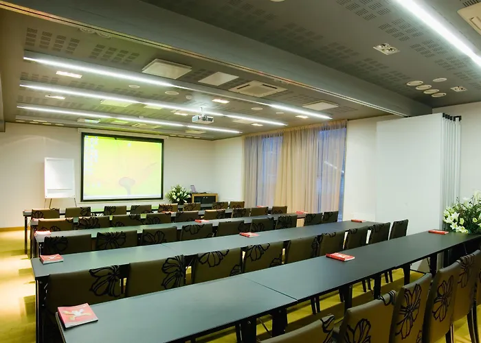 Arensburg Boutique & Κουρεσάαρε